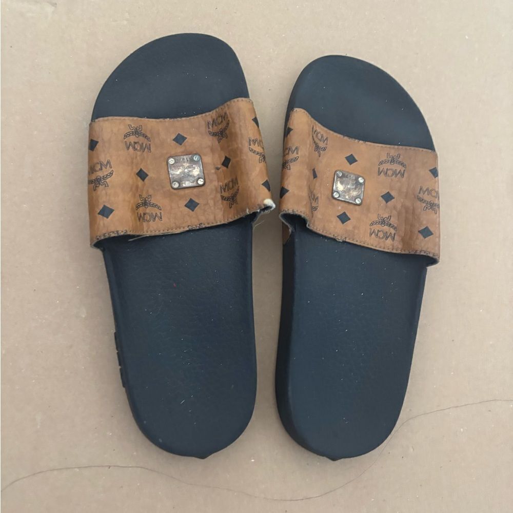 Mcm VISETOS SLIDES shower shoes slip ins flats logo classic flip flops sandals